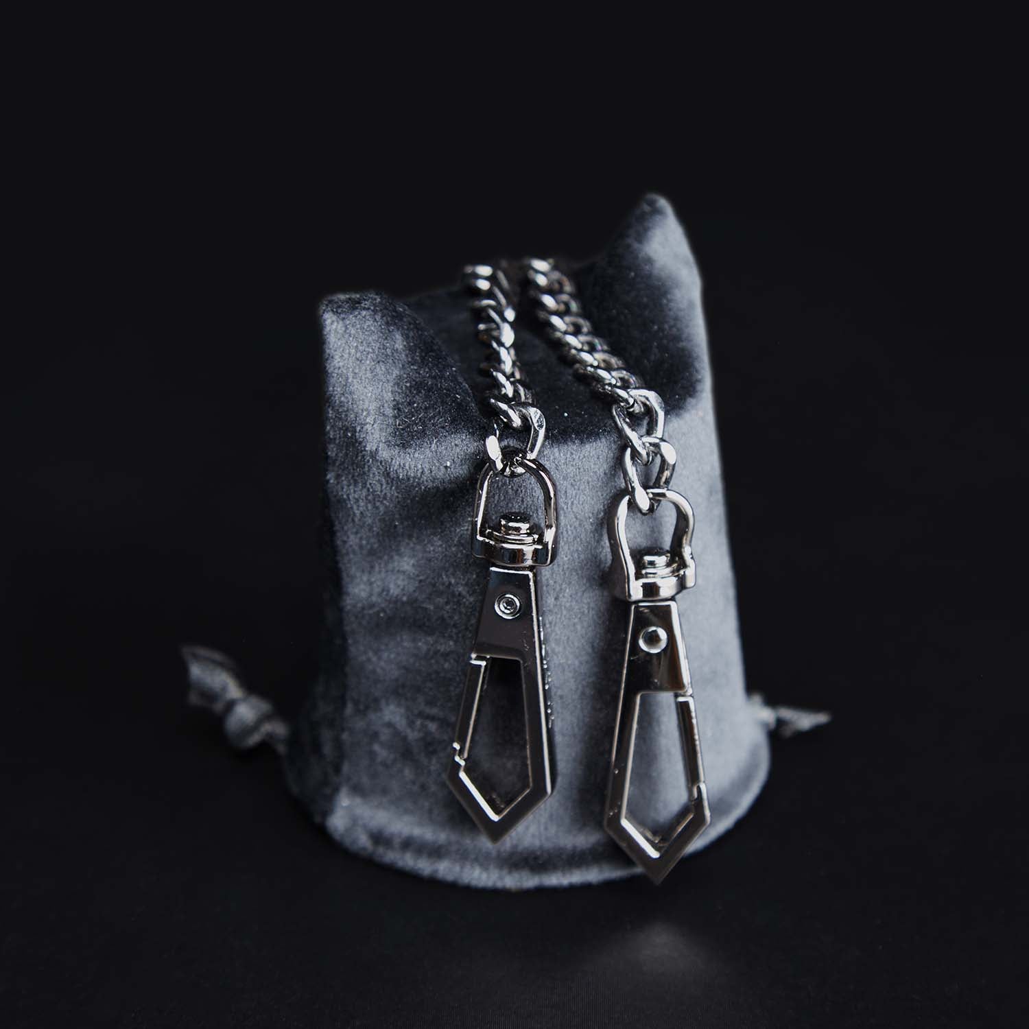 8 bondage-straps restraint set